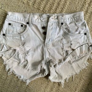 One Teaspoon bandits distressed denim short 22